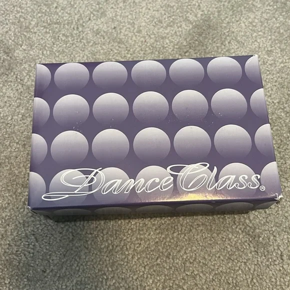 Black Patent Leather Mary Jane Shoes - Picture 7 of 7